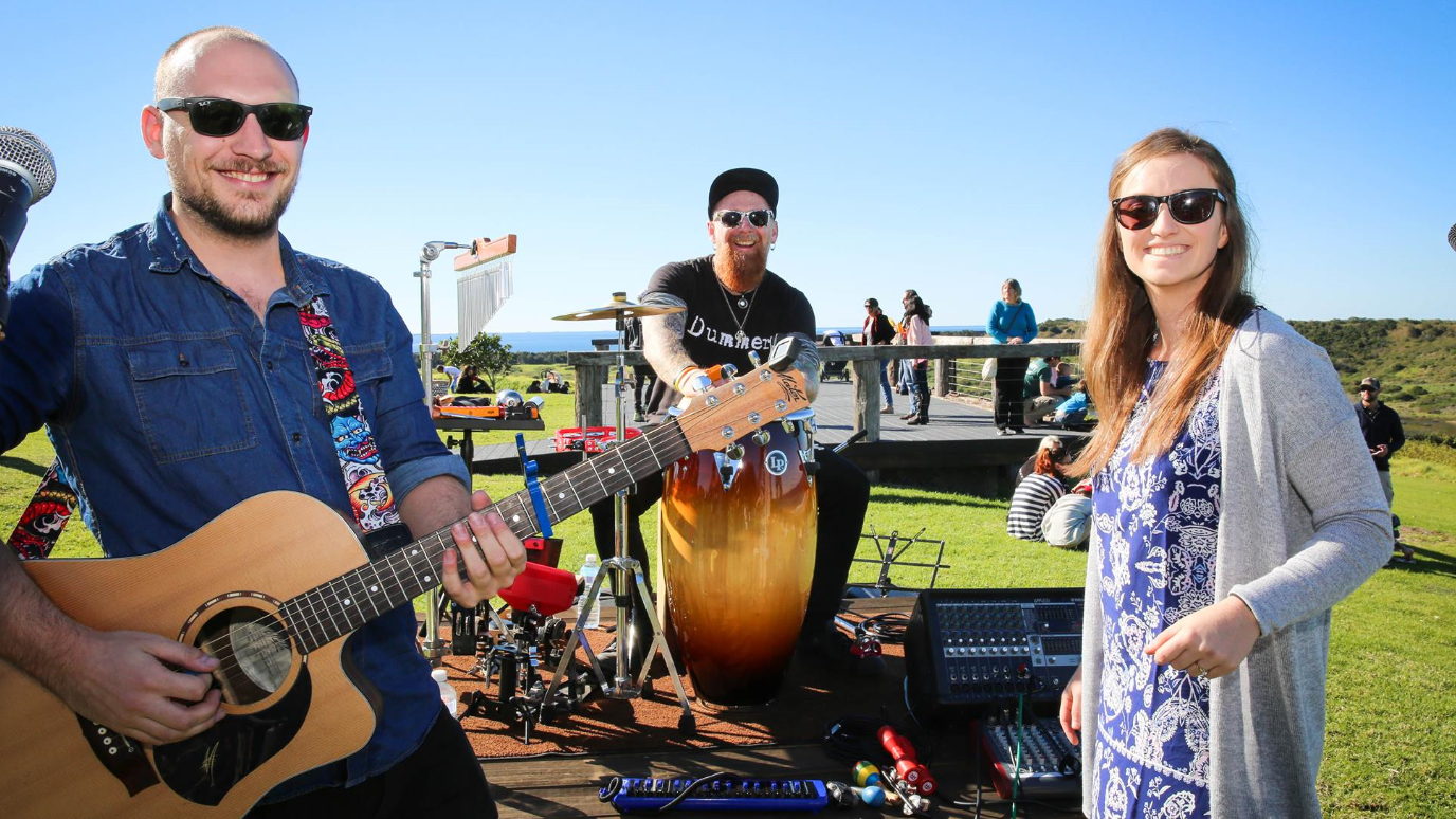 Old Bus Depot Markets Buskers, The Record Breakers